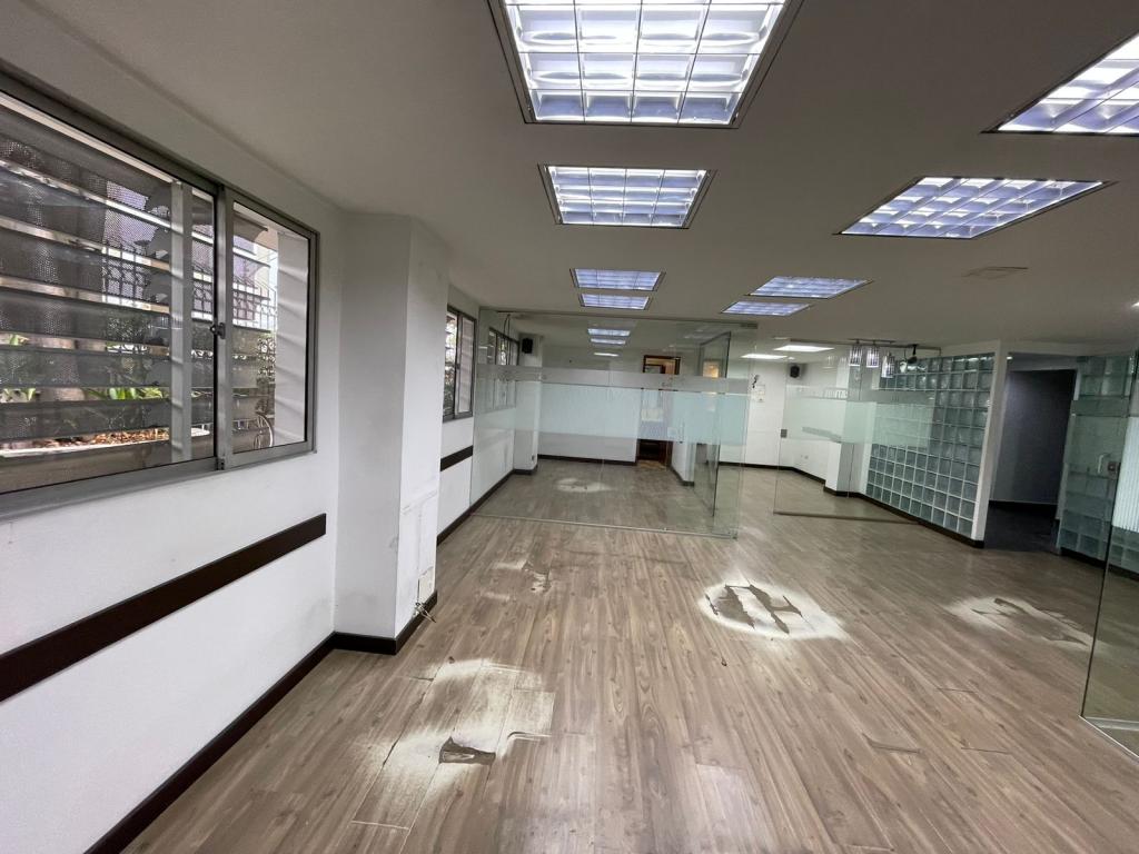Warehouse for sale in Guayabal, Medellín [No disponible] 2