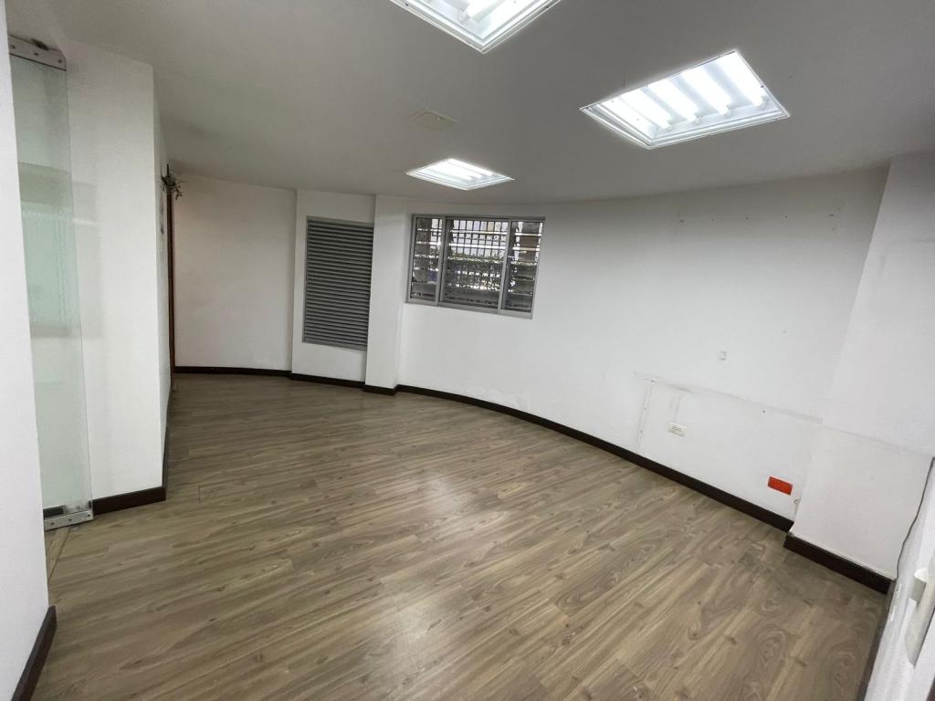 Warehouse for sale in Guayabal, Medellín [No disponible] 3