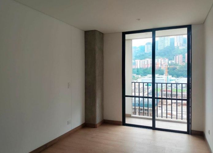 Apartamento de 2 alcobas en venta en El Poblado, Medellín, 93 m² · foto 3 de 14