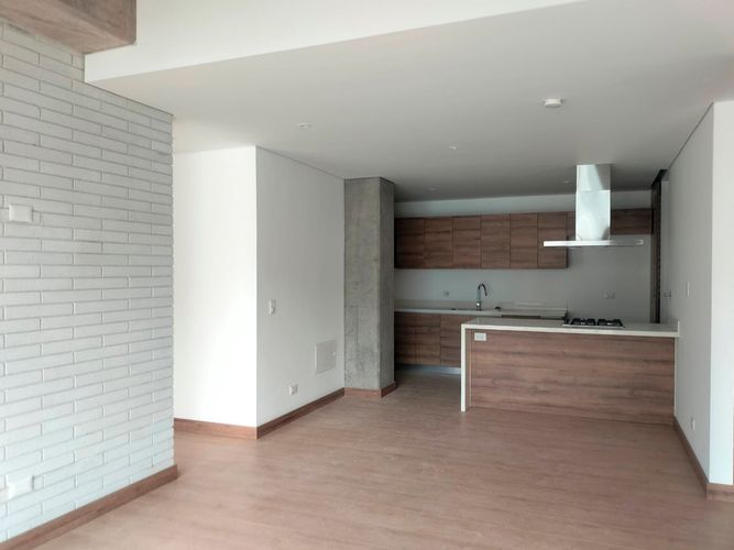 Apartamento de 2 alcobas en venta en El Poblado, Medellín, 93 m² · foto 8 de 14