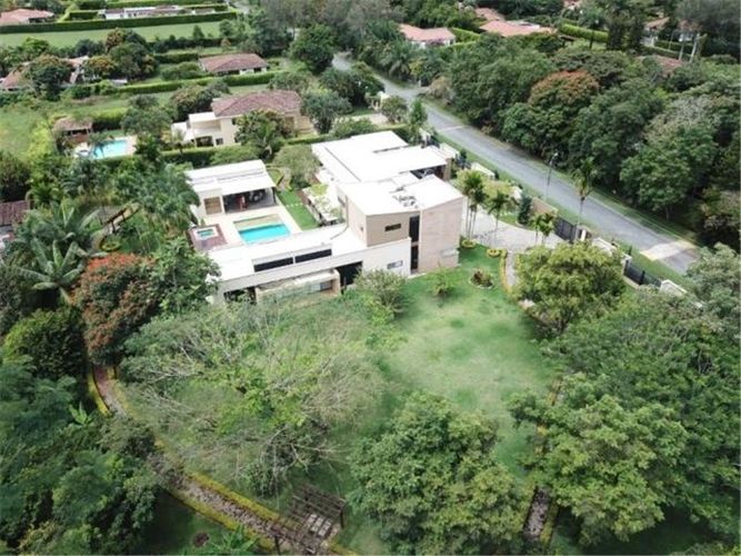 Casa de 4 alcobas en venta en Las Mercedes, Jamundí, 531 m² · foto 4 de 17