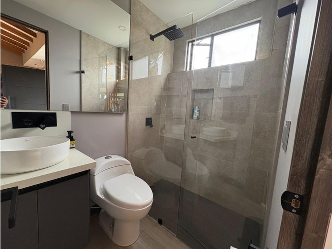 Finca en venta en Romeral, Guarne, 210 m² · foto 12 de 24