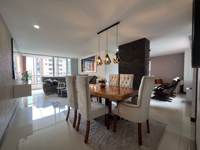 Apartamento en venta en Loma Del Chocho, Envigado · foto 2 de 17