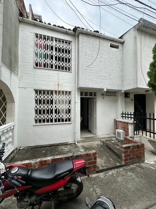 Casa de 3 alcobas en venta en Villas De Veracruz, Cali, 85 m² · foto 2 de 11
