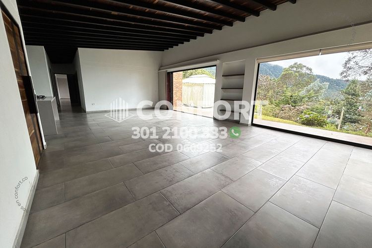 Casa de 3 alcobas en venta en La Catedral, Envigado, 210 m² · foto 4 de 24
