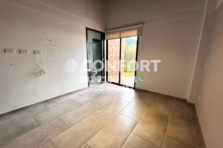 Casa de 3 alcobas en venta en La Catedral, Envigado, 210 m² · foto 14 de 24