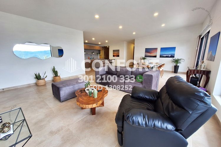 Casa de 3 alcobas en venta en La Catedral, Envigado, 210 m² · foto 2 de 24