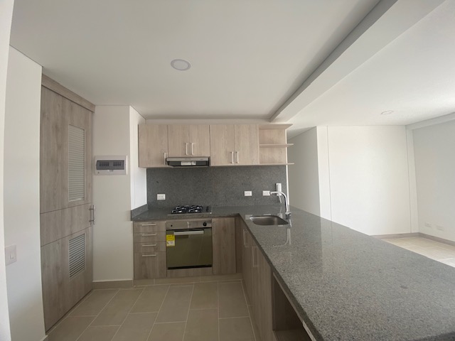 Apartamento en venta en Valle Del Lili, Cali · foto 8 de 24