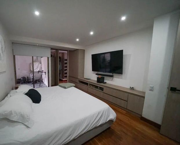 Apartamento de 3 alcobas en venta en Los Rosales, Bogotá, 236 m² · foto 9 de 11