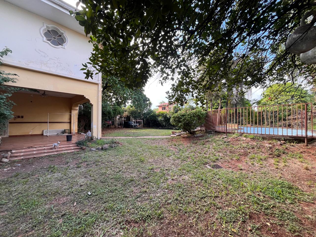 VENDO AMPLIA CASA A REFACCIONAR EN EL BARRIO REPUBLICANO — foto 2