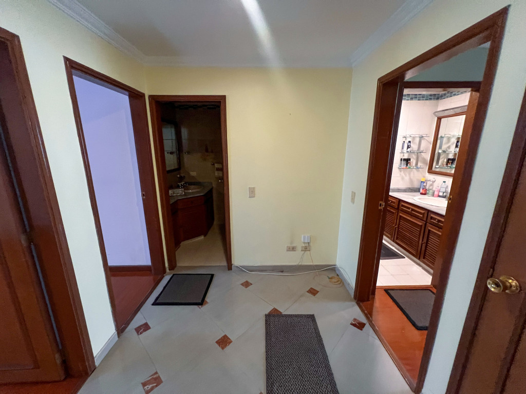 Apartamento en venta en Santa Barbara, Bogotá · foto 3 de 12