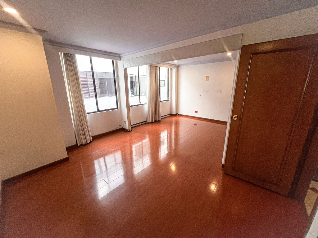 Apartamento en venta en Santa Barbara, Bogotá · foto 5 de 12