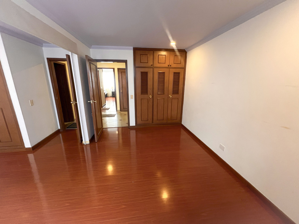 Apartamento en venta en Santa Barbara, Bogotá · foto 8 de 12