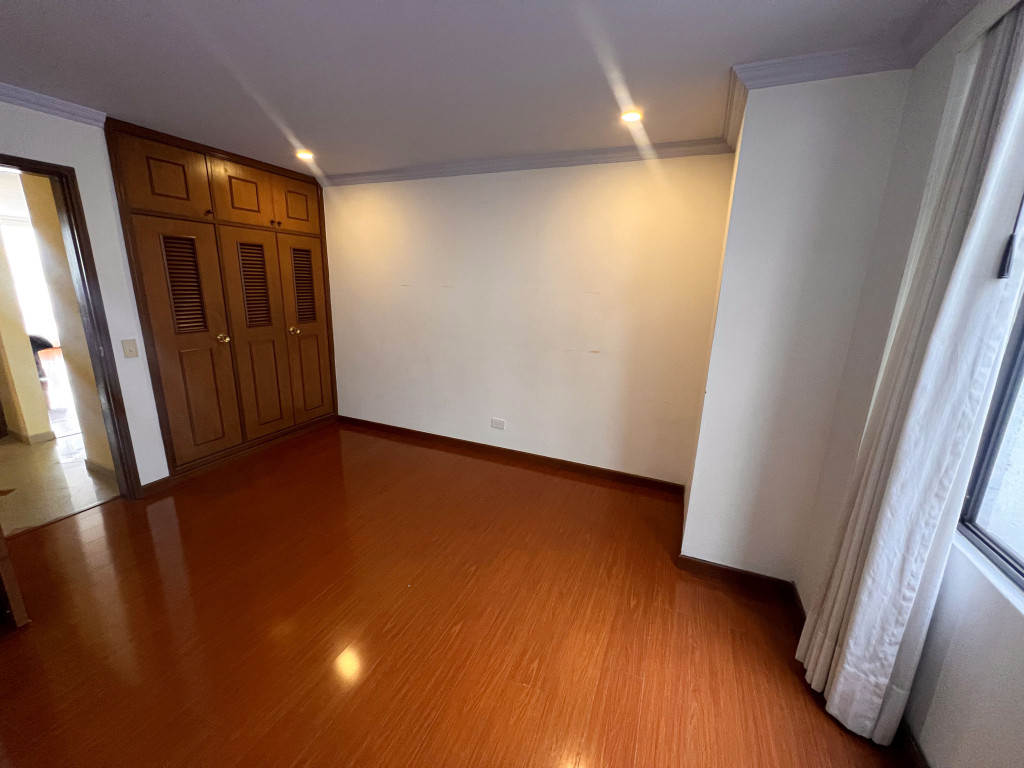 Apartamento en venta en Santa Barbara, Bogotá · foto 9 de 12