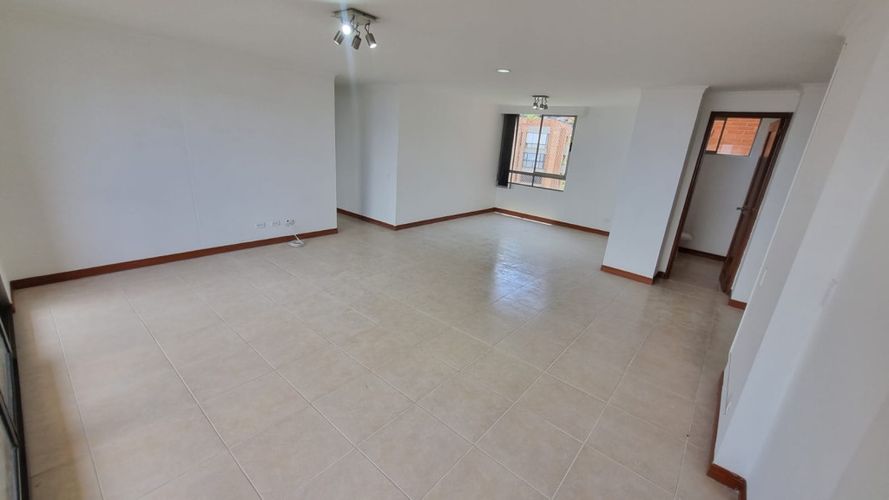 Apartamento de 3 alcobas en arriendo en El Tesoro, Medellín, 140 m² · foto 9 de 23