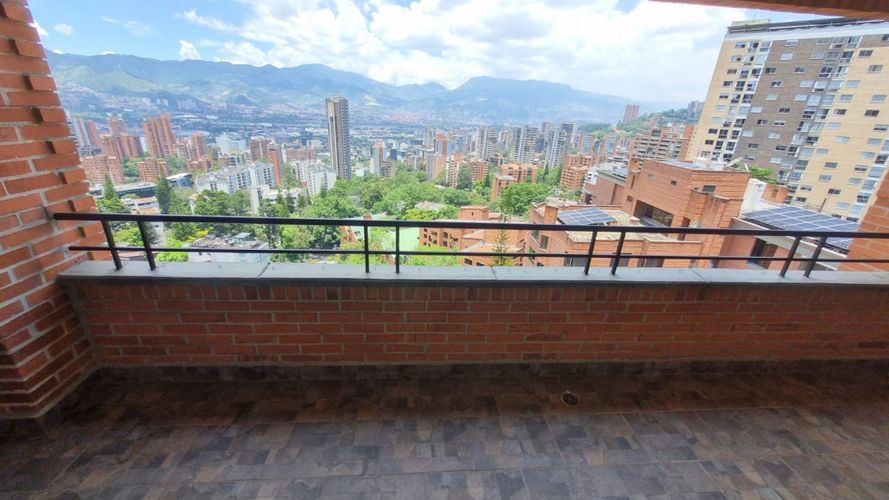 Apartamento de 3 alcobas en arriendo en El Tesoro, Medellín, 140 m² · foto 10 de 23