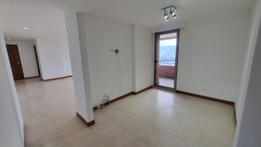 Apartamento de 3 alcobas en arriendo en El Tesoro, Medellín, 140 m² · foto 11 de 23