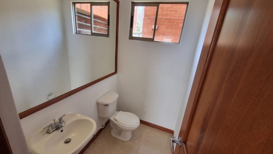 Apartamento de 3 alcobas en arriendo en El Tesoro, Medellín, 140 m² · foto 12 de 23