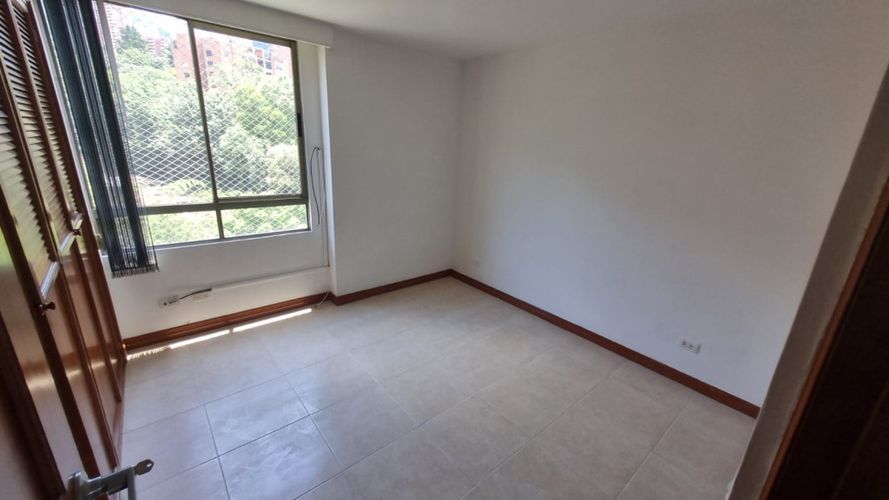 Apartamento de 3 alcobas en arriendo en El Tesoro, Medellín, 140 m² · foto 14 de 23