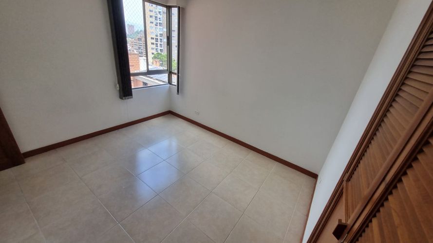 Apartamento de 3 alcobas en arriendo en El Tesoro, Medellín, 140 m² · foto 16 de 23