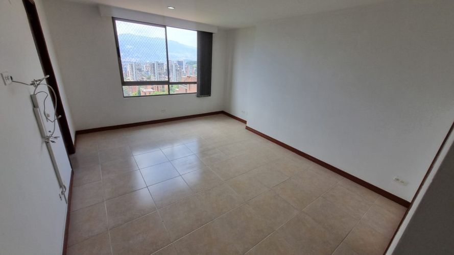 Apartamento de 3 alcobas en arriendo en El Tesoro, Medellín, 140 m² · foto 18 de 23