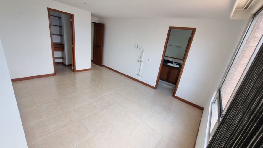 Apartamento de 3 alcobas en arriendo en El Tesoro, Medellín, 140 m² · foto 19 de 23
