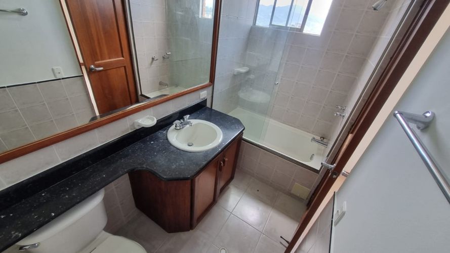 Apartamento de 3 alcobas en arriendo en El Tesoro, Medellín, 140 m² · foto 21 de 23