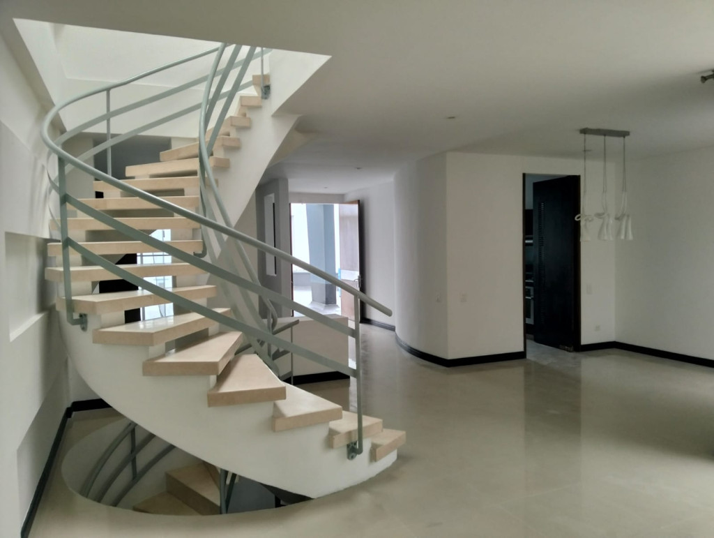 Casa en venta en Sector Plaza De Bolivar, Pereira · foto 2 de 21