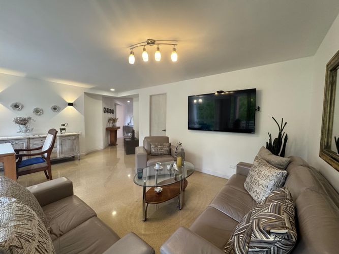 Apartamento de 3 alcobas en venta en La Florida, Medellín, 153 m² · foto 3 de 20