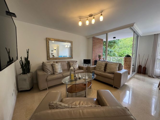 Apartamento de 3 alcobas en venta en La Florida, Medellín, 153 m² · foto 2 de 20