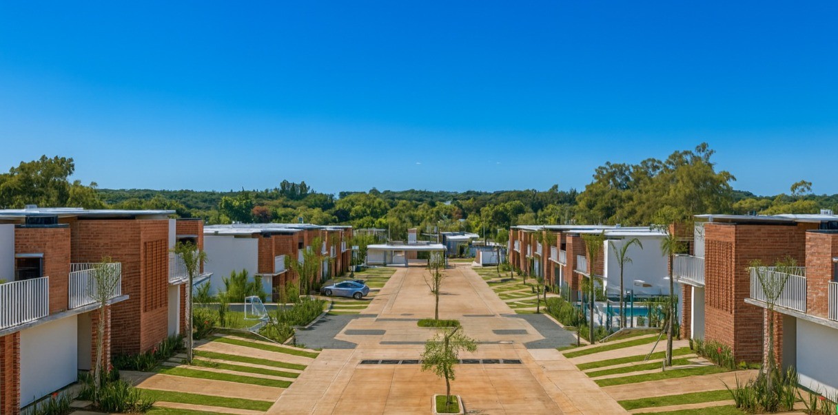Departamento con Balcón en Barrio Cerrado Altavida Luque - foto 1