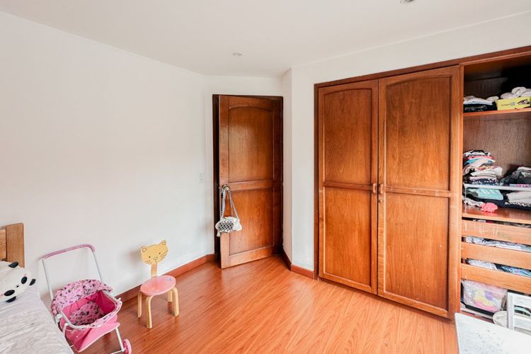 Apartamento de 3 alcobas en venta en Santa Barbara Occidental, Bogotá, 183 m² · foto 16 de 21
