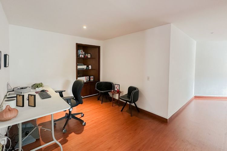 Apartamento de 3 alcobas en venta en Santa Barbara Occidental, Bogotá, 183 m² · foto 18 de 21