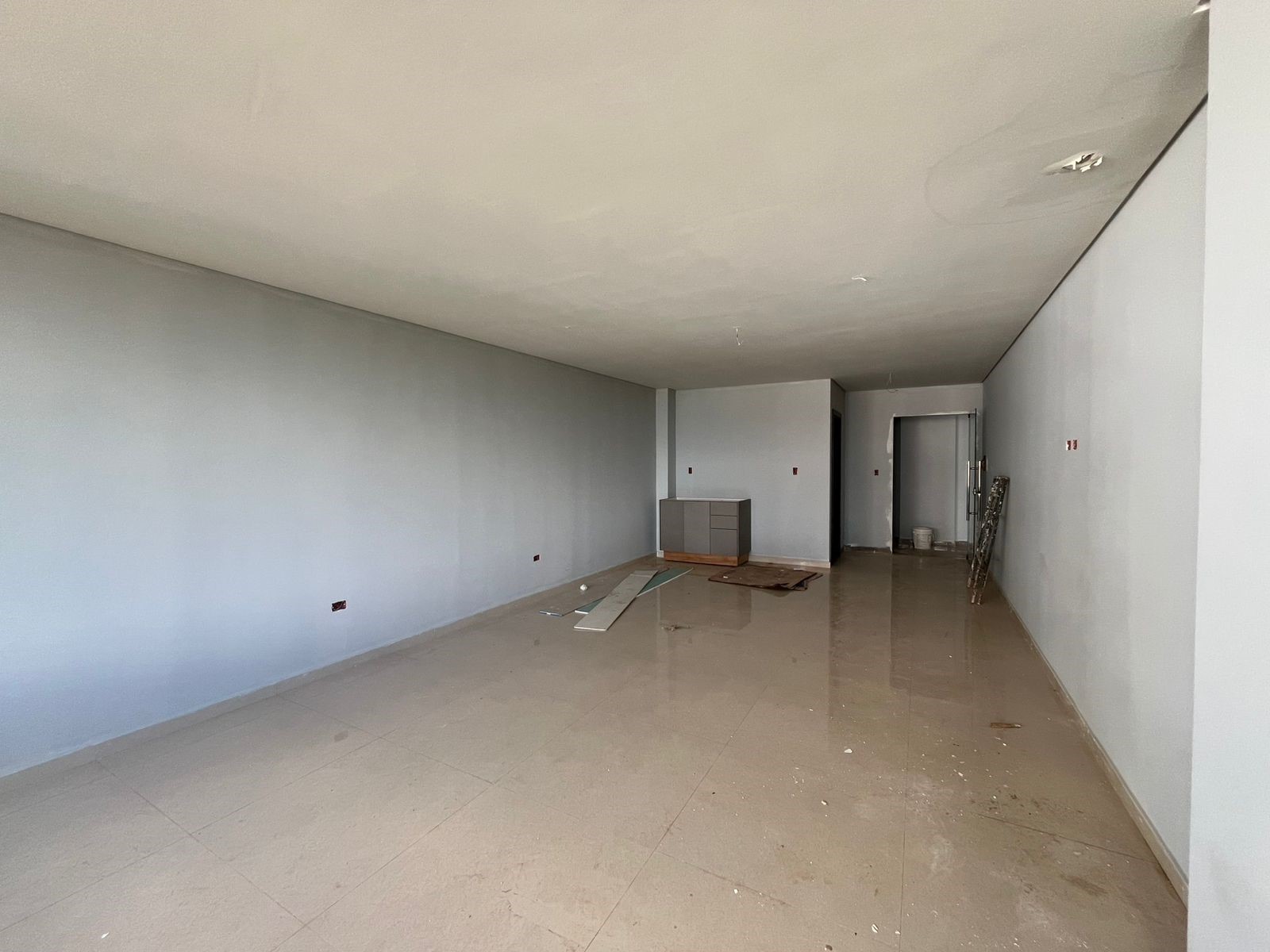 ALQUILO MODERNA OFICINA A ESTRENAR – EDIFICIO DIAGONAL 74, KM 8 — foto 2