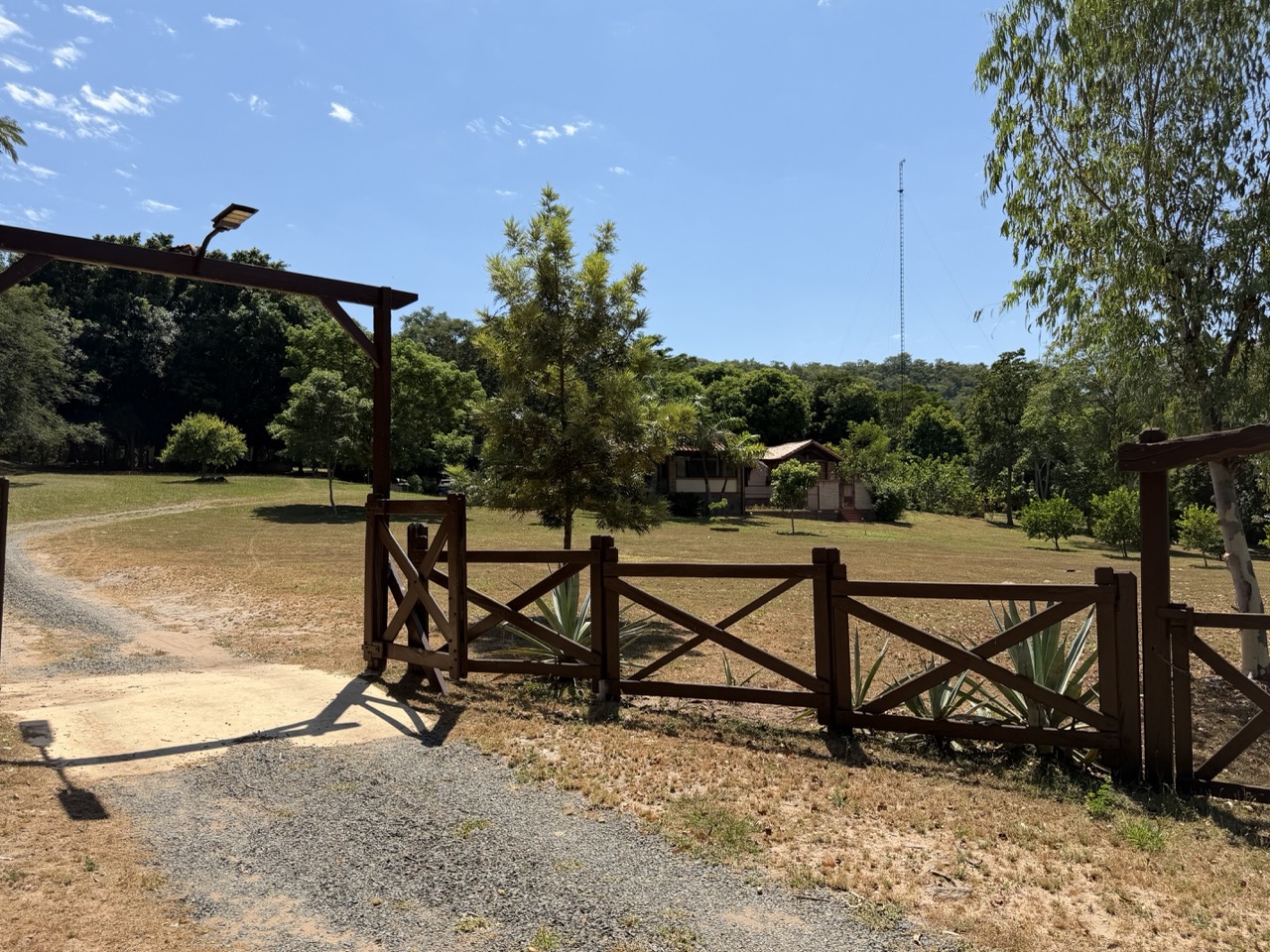 Finca en entorno natural cerca de Caacupé con 2,5 hectáreas y casa con encanto — foto 3