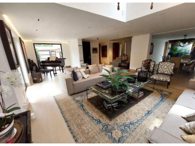 Casa de 4 alcobas en venta en Usaquen, Bogotá, 397 m² · foto 2 de 24