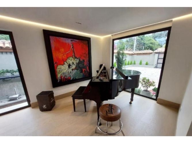 Casa de 4 alcobas en venta en Usaquen, Bogotá, 397 m² · foto 3 de 24