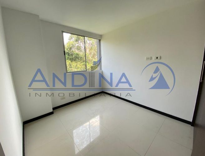 Apartamento de 3 alcobas en venta en El Diamante No. 2, Medellín, 92 m² · foto 14 de 18