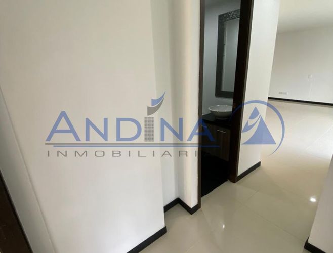 Apartamento de 3 alcobas en venta en El Diamante No. 2, Medellín, 92 m² · foto 8 de 18