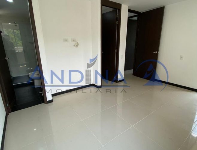 Apartamento de 3 alcobas en venta en El Diamante No. 2, Medellín, 92 m² · foto 10 de 18