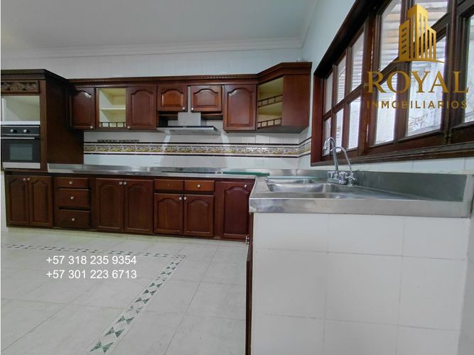 Casa de 6 alcobas en venta en Altos De Riomar, Barranquilla, 490 m² · foto 14 de 24