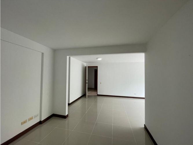 Apartamento de 3 alcobas en venta en El Diamante 2, Envigado, 83 m² · foto 14 de 24