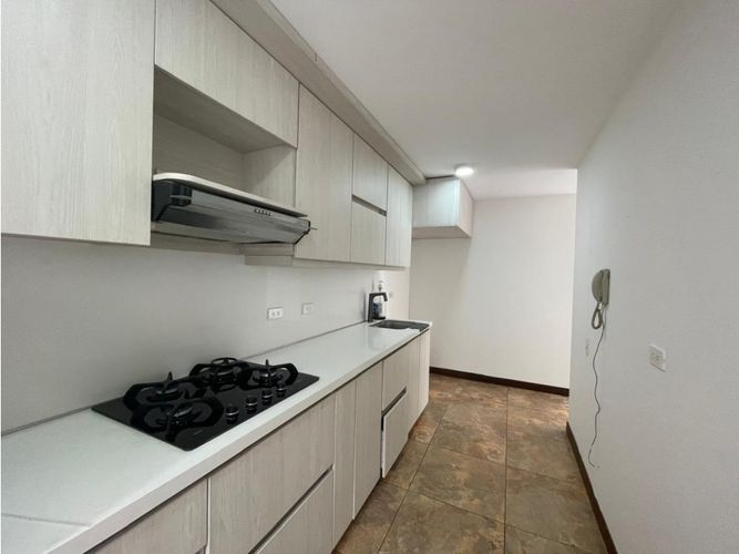 Apartamento de 3 alcobas en venta en El Diamante 2, Envigado, 83 m² · foto 21 de 24