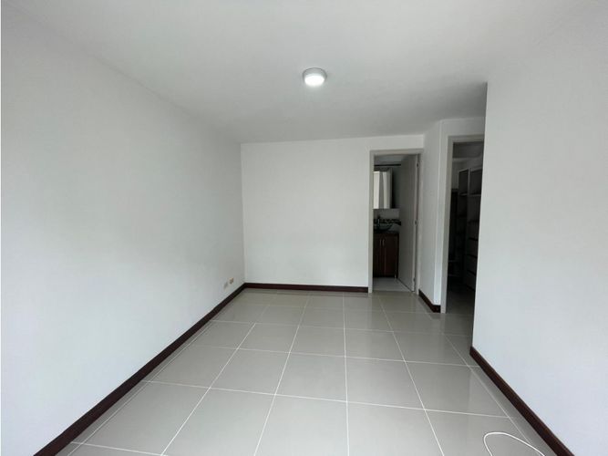 Apartamento de 3 alcobas en venta en El Diamante 2, Envigado, 83 m² · foto 20 de 24