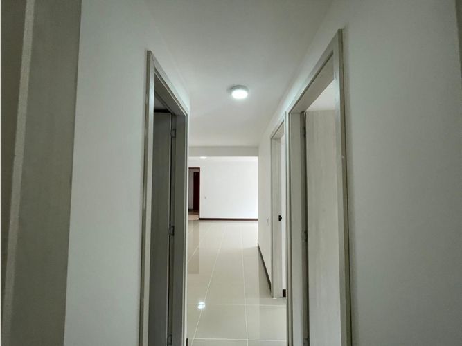 Apartamento de 3 alcobas en venta en El Diamante 2, Envigado, 83 m² · foto 24 de 24