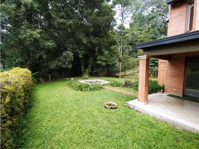 Casa de 5 alcobas en arriendo en San Lucas, Medellín, 320 m² · foto 9 de 24