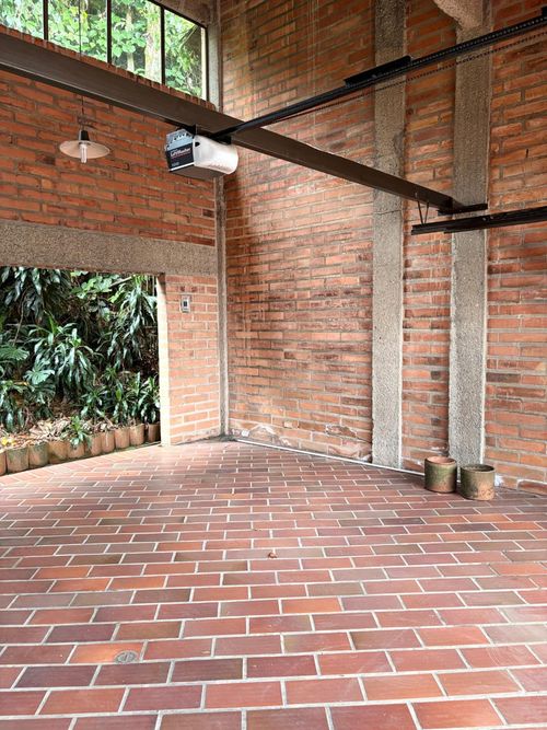 Casa de 4 alcobas en arriendo en Urbanización Las Cumbres, Medellín, 371 m² · foto 3 de 20