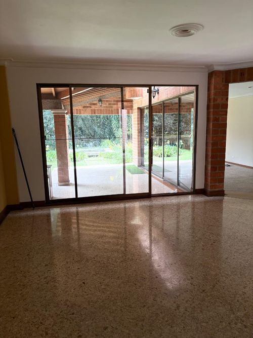 Casa de 4 alcobas en arriendo en Urbanización Las Cumbres, Medellín, 371 m² · foto 7 de 20