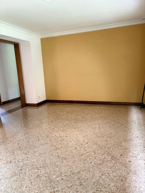 Casa de 4 alcobas en arriendo en Urbanización Las Cumbres, Medellín, 371 m² · foto 12 de 20