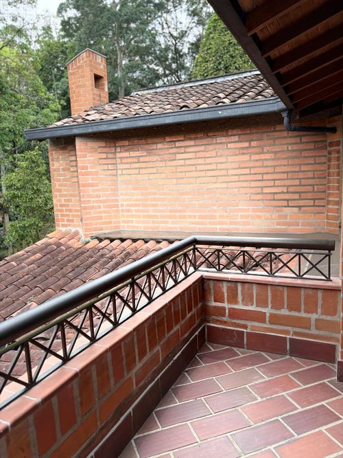 Casa de 4 alcobas en arriendo en Urbanización Las Cumbres, Medellín, 371 m² · foto 15 de 20